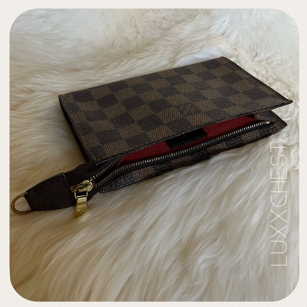Louis Vuitton Bucket bag Damier Ebene canvas leather pouch .
